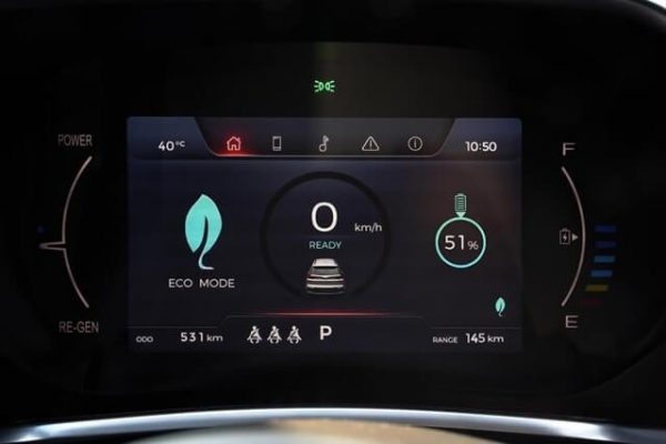 Cụm đồng hồ kỹ thuật số hiển thị chế độ lái Eco
